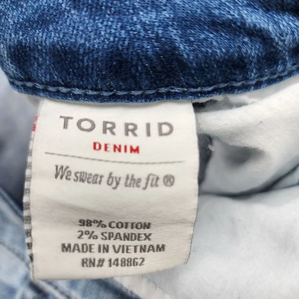 Torrid Denim Women's Jeans Blue‎ Plus Size 24R Whiskers Stone Wash